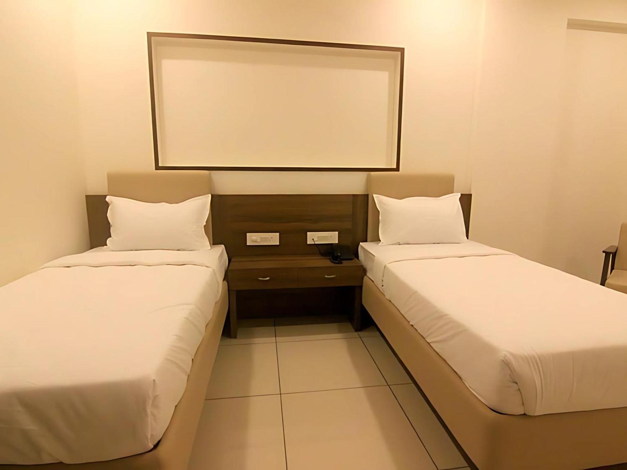 Srijan Inn Абу-Роуд Экстерьер фото